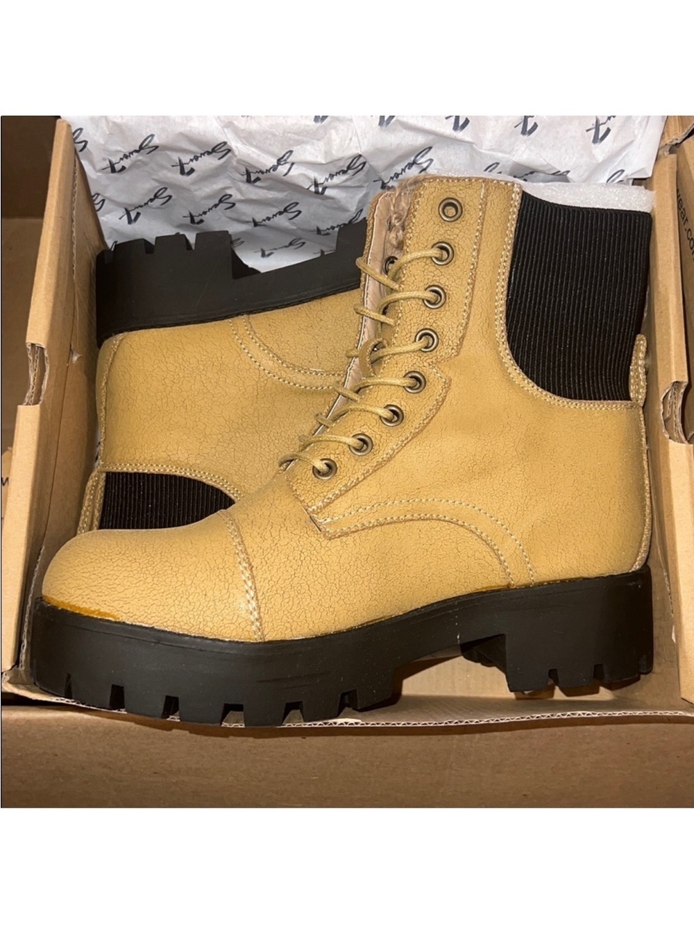 Seven7‎ Women’s NWB Jadon Boot Combat Hiking Textured Camel